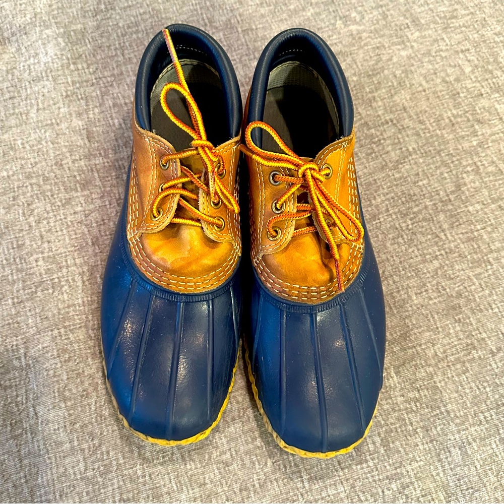 L.L. Bean women’s boot. Gumshoe Size 10. Very nice